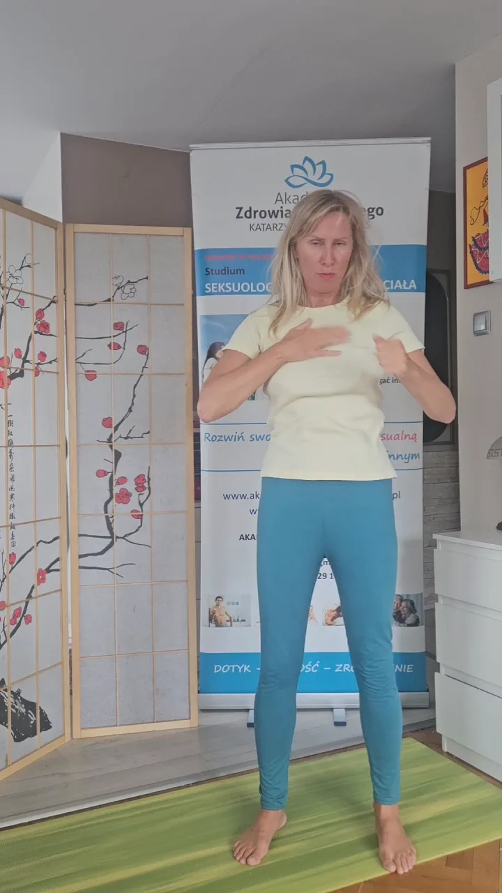 Kasia oklepuje klatkę piersiową